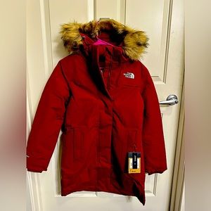 Woman’s Northface Arctic Parka New with Tags S, Small Regular Fit, Fur hood